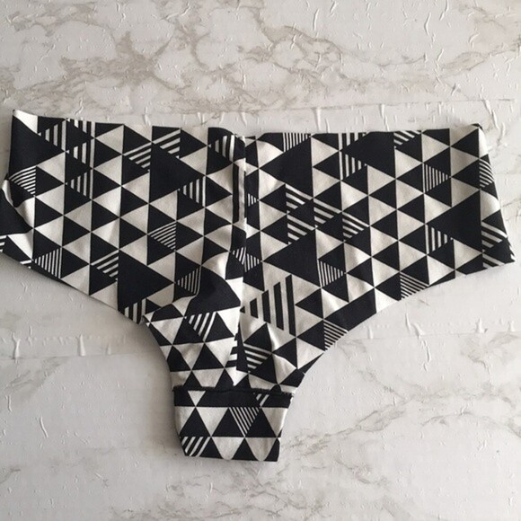 Victoria’s Secret black and white sexy cheekster panties size small - Picture 4 of 6